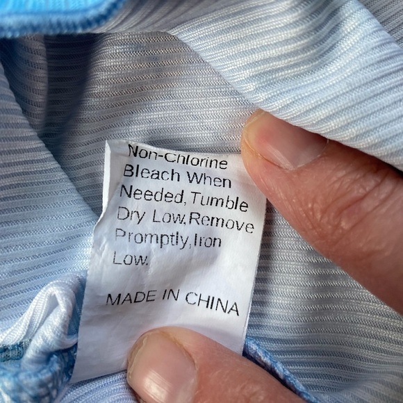 Romwe Daisy Print Blue Crop Top Size Small - Picture 6 of 6